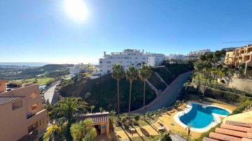 Long Rent Corner Apartment in Calanova Sea Golf