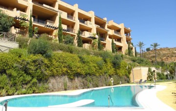 Modern Spacious 2 Bedroom Apartment For Sale